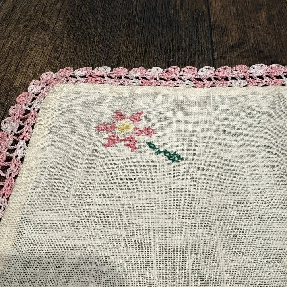 Set of 4 Vintage Handmade Linen Napkins Pink Crochet Trim Embroidered Floral